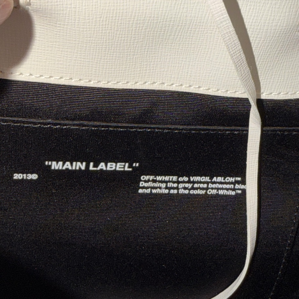 Off-White
Leather Backpack - Picture 4 of 7